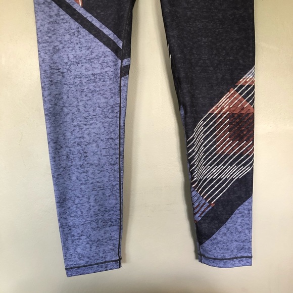 PRANA 7/8 Pillar Printed Yoga Leggings Size M Gray Blue Geometric Print LIKE NEW - Picture 5 of 9